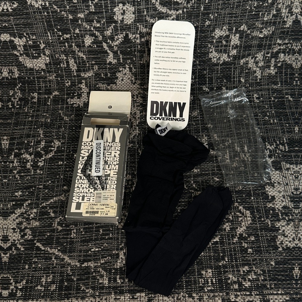 Vintage DKNY Coverings Sheer Lace Toner Control Hosiery Womens Small Stocking‎